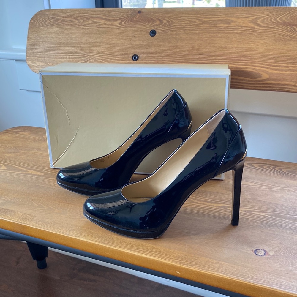 Michael Kors Navy patent wedge heels, size 8.5